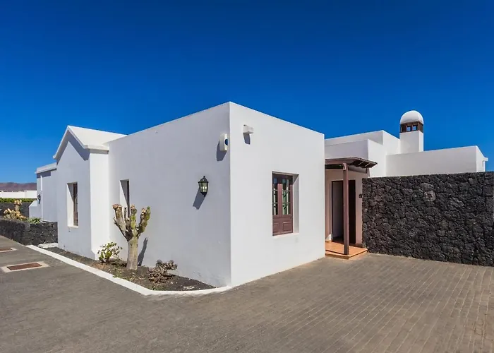 Villa Yaiza By *